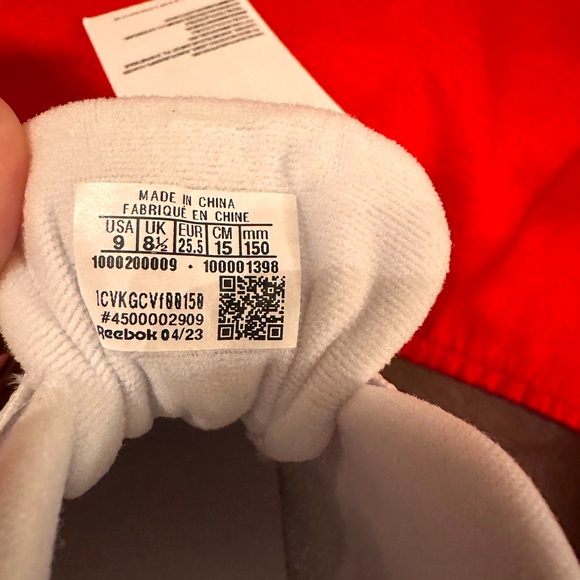 NWT Unisex Classic Reebok Leather Shoes - Toddler, Size 9, White - Picture 5 of 10